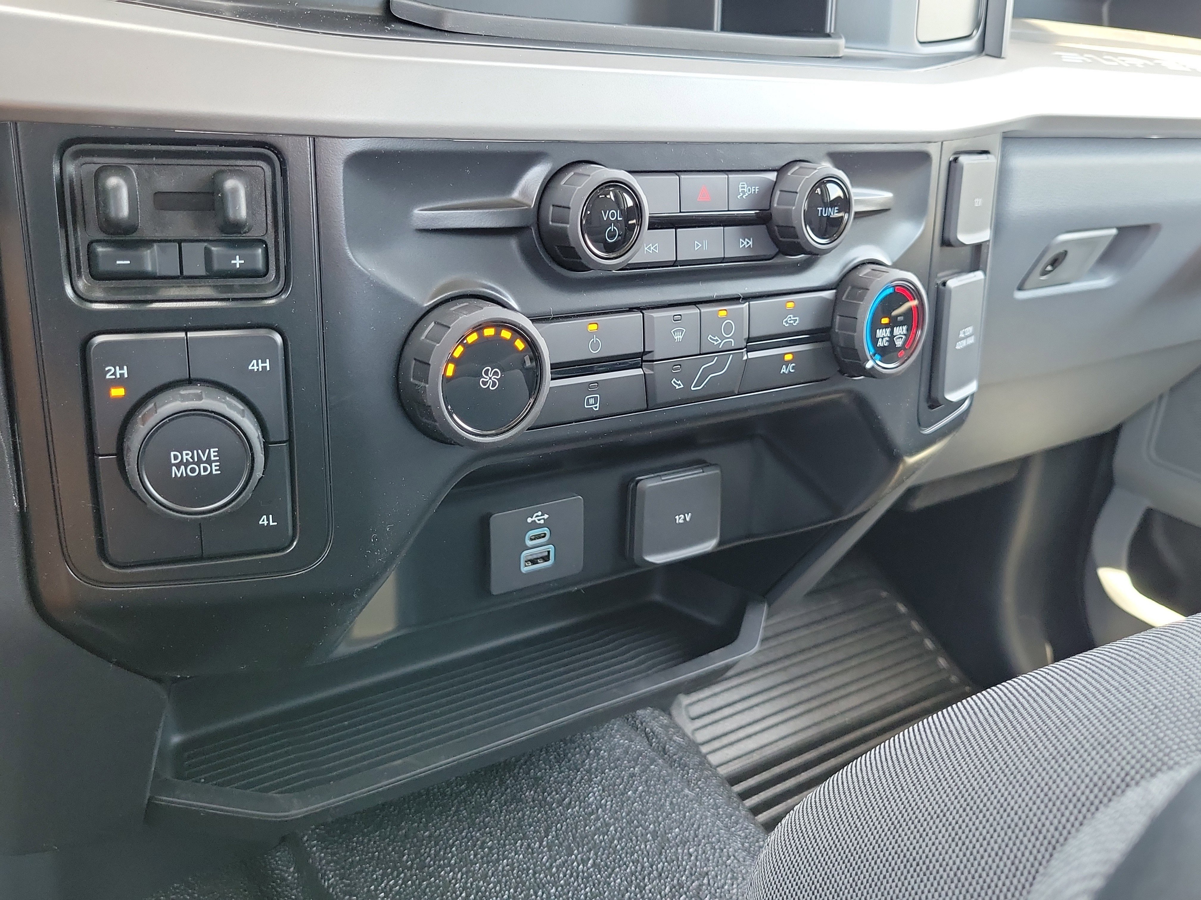 New 2026 Ford F350 XL AWD/4WD image 18