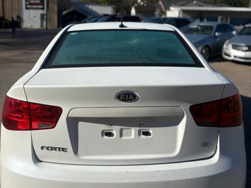 Used 2011 Kia Forte SX image 5