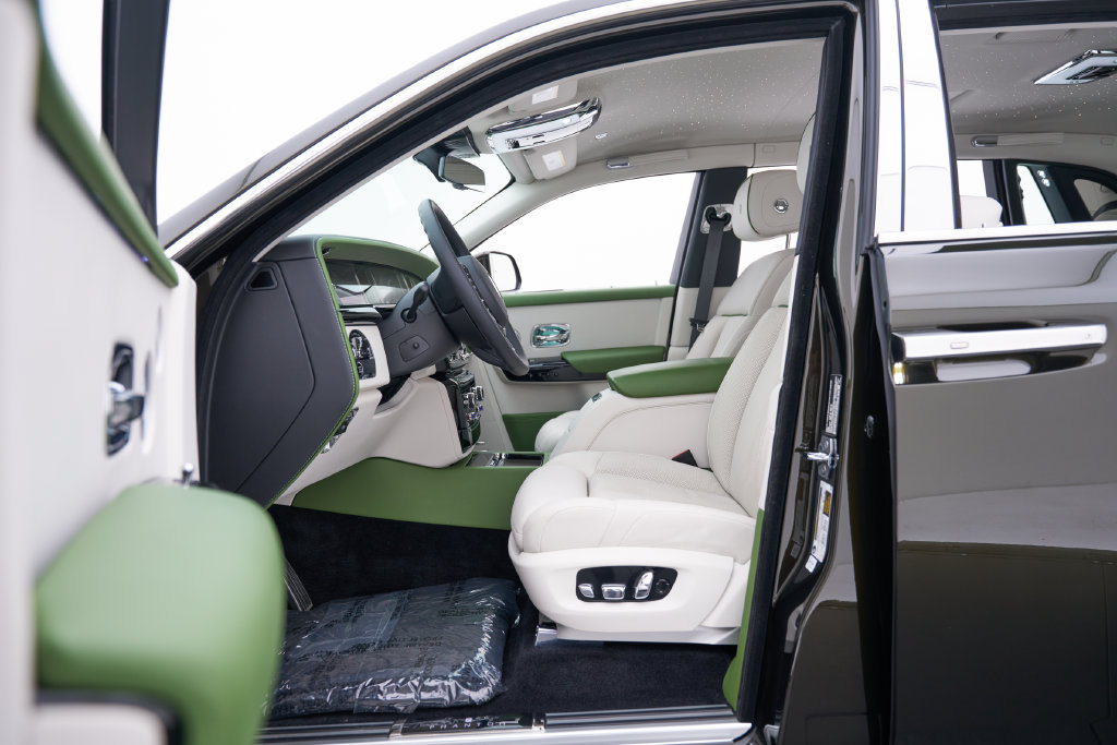 Used 2026 Rolls-Royce Phantom Extended Wheelbase RWD image 48