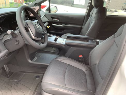 New 2026 Toyota Sienna Platinum AWD/4WD image 10