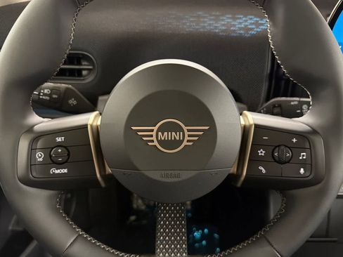 Certified 2025 MINI Cooper S image 23