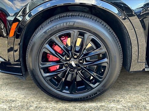 Certified 2023 Cadillac XT6 Sport w/ Platinum Package image 32