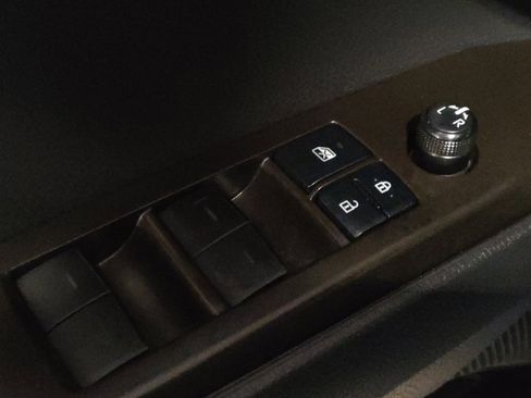 Used 2022 Toyota Camry SE image 27