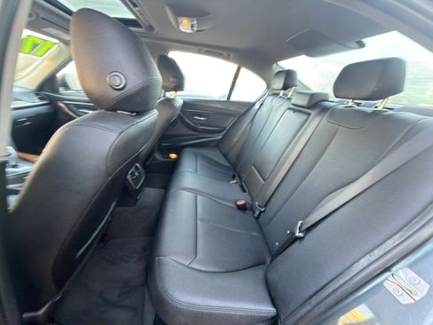 Used 2017 BMW 320i xDrive Sedan image 11