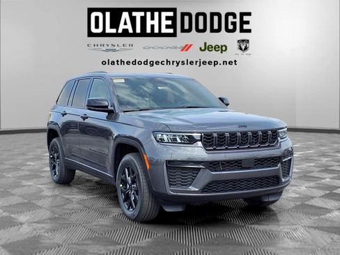 New 2026 Jeep Grand Cherokee Altitude AWD/4WD image 30