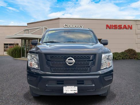 Used 2022 Nissan Titan S image 2