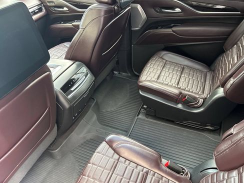 Certified 2022 Cadillac Escalade ESV Sport Platinum AWD/4WD image 13