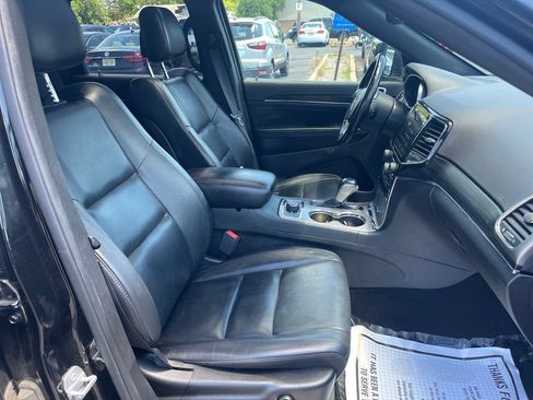 Used 2021 Jeep Grand Cherokee Limited AWD/4WD image 18