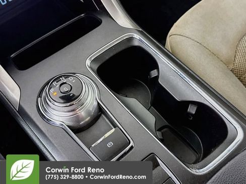 Used 2019 Ford Fusion SE FWD image 16