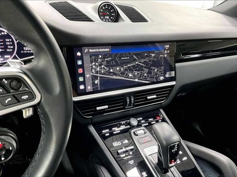 Used 2023 Porsche Cayenne image 19