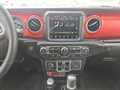 Used 2023 Jeep Gladiator Rubicon w/ Trailer Tow Package AWD/4WD image 29