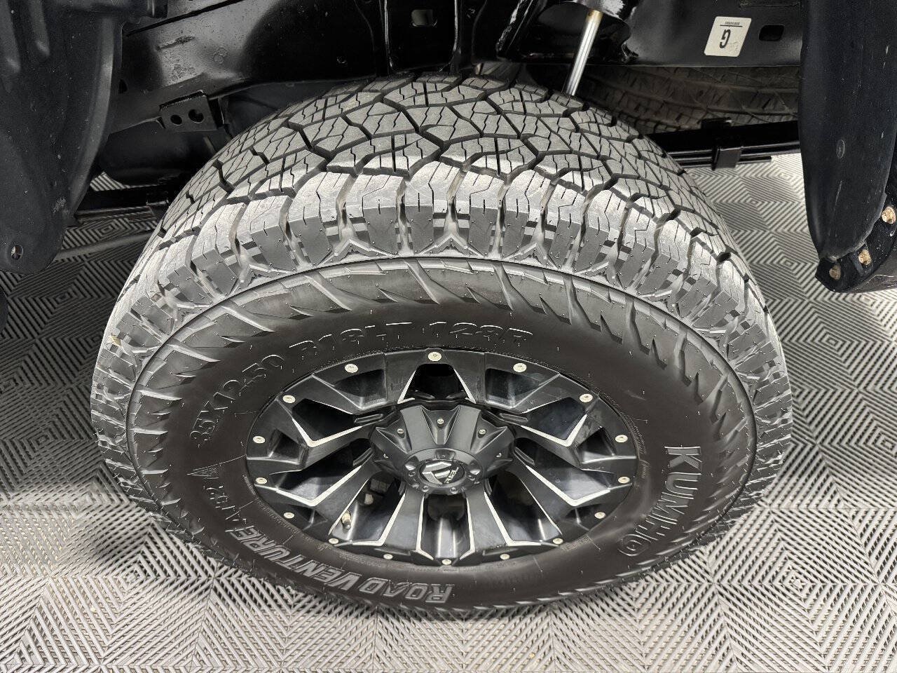Used 2017 Toyota Tacoma TRD Sport w/ Tow Package AWD/4WD image 32