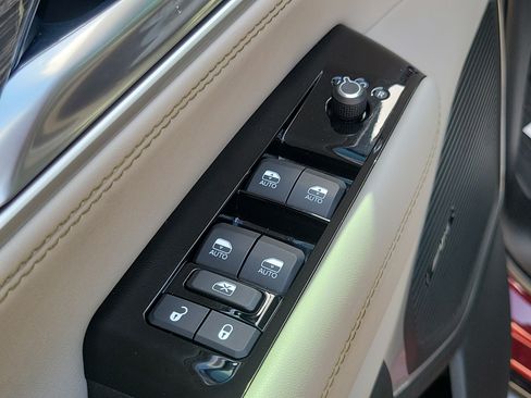 Used 2022 Jeep Wagoneer Series III w/ Convenience Group I RWD image 17