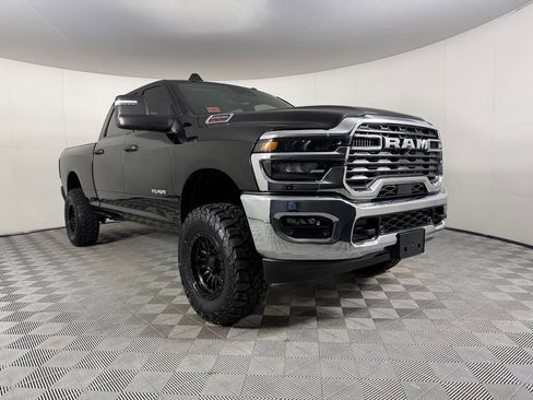Used 2025 RAM 2500 Big Horn AWD/4WD image 5