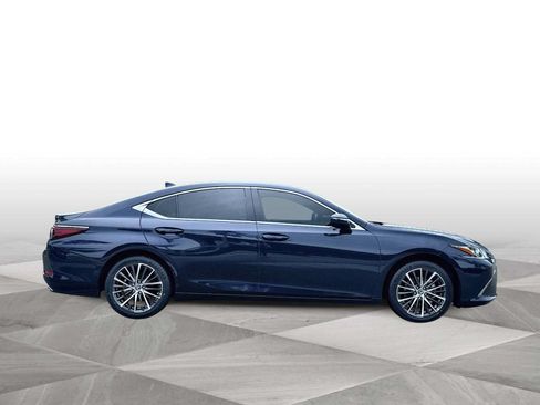 Used 2025 Lexus ES 350 w/ Premium Package FWD image 9
