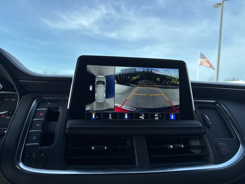 Used 2021 GMC Yukon SLT w/ SLT Premium Package image 25