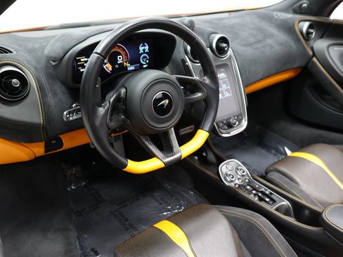Used 2019 McLaren 570S Spider RWD image 54