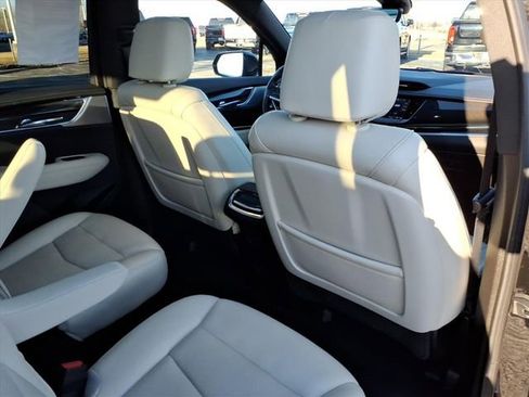 Used 2023 Cadillac XT6 Sport w/ Technology Package image 21