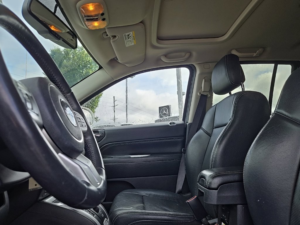Used 2017 Jeep Compass High Altitude AWD/4WD image 27