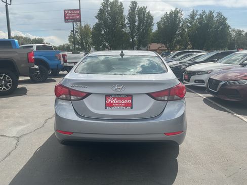 Used 2015 Hyundai Elantra SE w/ Option Group 02 FWD image 8