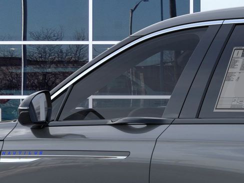 New 2025 Lincoln Nautilus Premier image 20