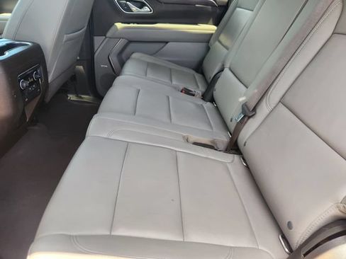 Used 2021 Chevrolet Suburban LT RWD image 26