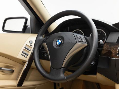 Used 2004 BMW 545i Sedan image 10
