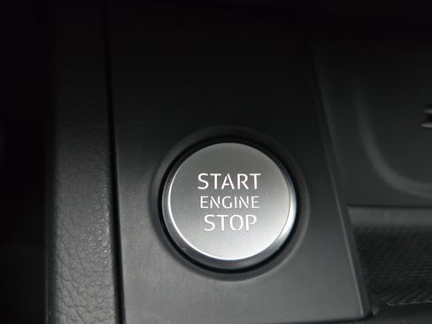 Used 2019 Audi A4 2.0T Premium w/ Convenience Package image 22