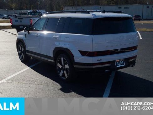 Used 2025 Hyundai Santa Fe Limited image 7