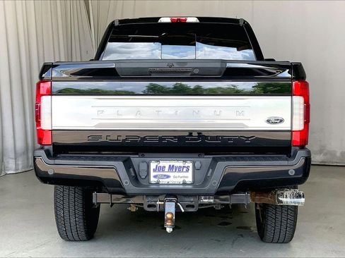 Used 2017 Ford F250 Platinum w/ Platinum Ultimate Package AWD/4WD image 4