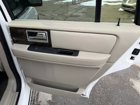 Used 2016 Lincoln Navigator Select image 33