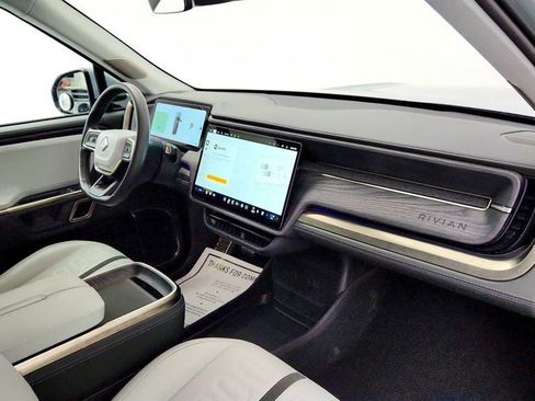 Used 2024 Rivian R1S Adventure AWD/4WD image 27