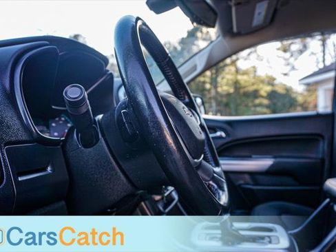 Used 2020 Chevrolet Colorado LT image 30