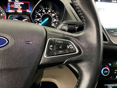 Used 2019 Ford Escape SEL image 12