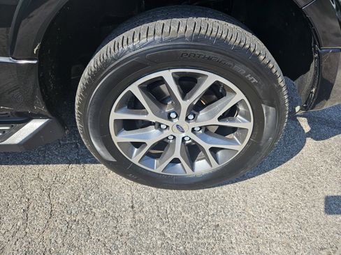 Used 2016 Ford Expedition XLT w/ Equipment Group 202A image 29