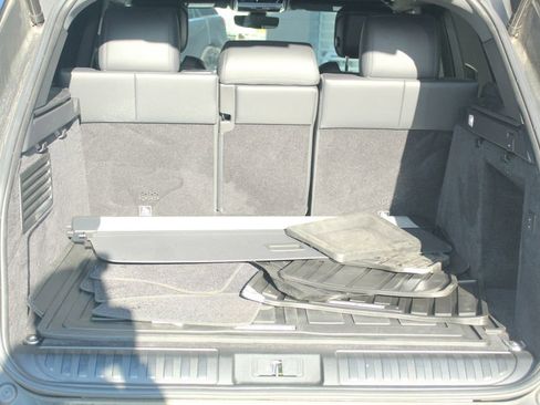Used 2022 Land Rover Range Rover Sport HST image 12