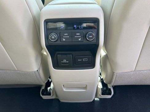 Used 2023 GMC Acadia Denali w/ Denali Ultimate Package image 27