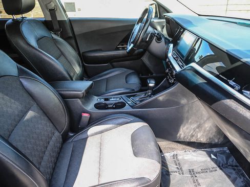 Used 2022 Kia Niro EX image 15