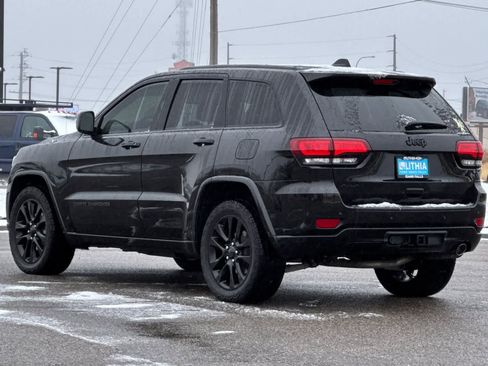 Used 2019 Jeep Grand Cherokee Altitude image 6