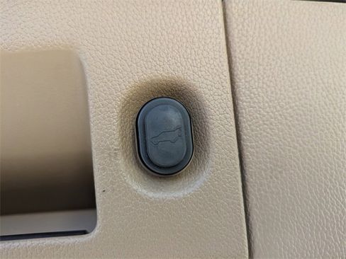 Used 2020 Cadillac Escalade Platinum w/ Escalade Sport Edition image 16