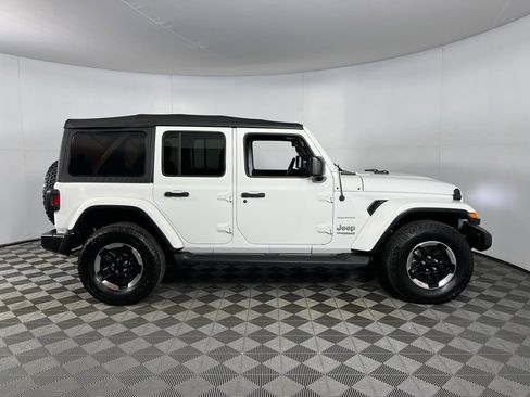 Used 2022 Jeep Wrangler Unlimited Sahara image 3