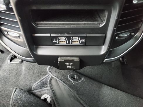 Used 2019 RAM 1500 Big Horn AWD/4WD image 12