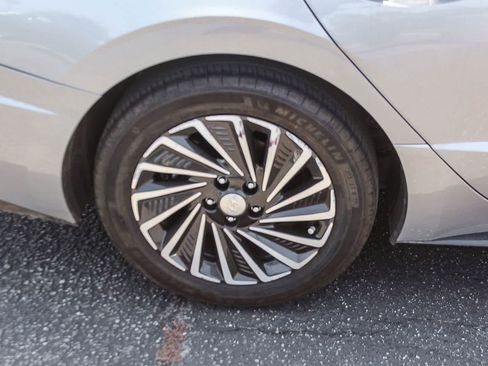 Certified 2023 Hyundai Sonata Limited FWD image 11