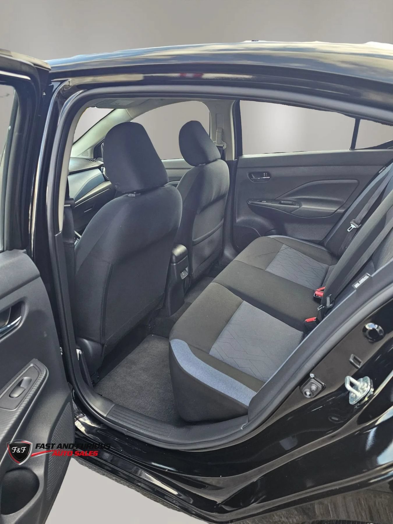 Used 2025 Nissan Versa SV w/ Trunk Package FWD image 7