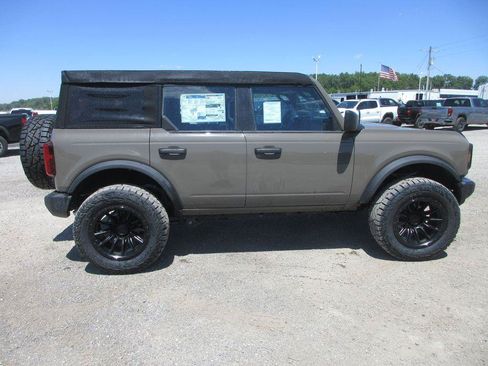 New 2026 Ford Bronco 4-Door AWD/4WD image 3