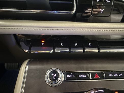 Used 2020 Lincoln Aviator Reserve w/ Equipment Group 202A image 18