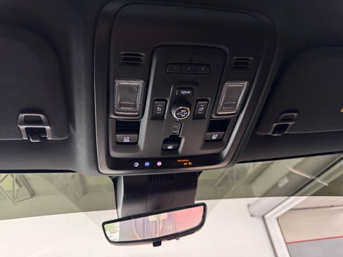 Used 2023 Chevrolet Tahoe High Country w/ Advanced Technology Package AWD/4WD image 32