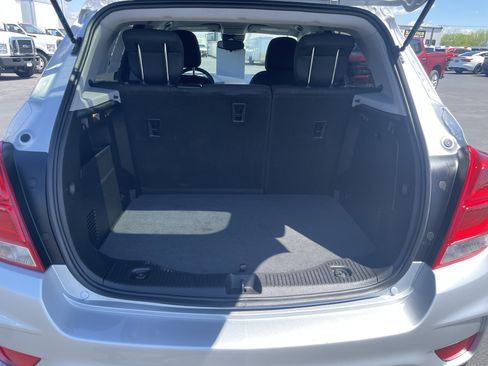Used 2017 Chevrolet Trax LT AWD/4WD image 9
