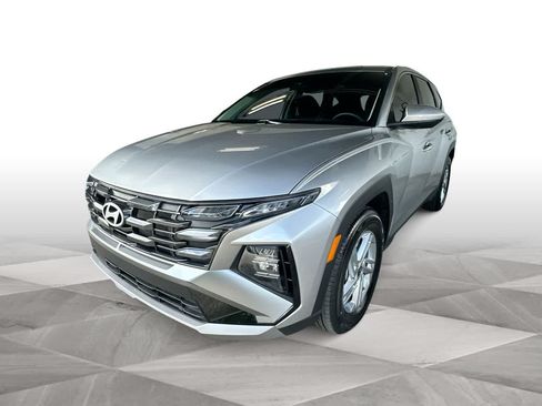 Used 2025 Hyundai Tucson SE FWD image 4
