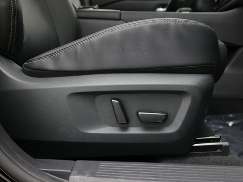 Used 2026 Nissan Rogue SL FWD image 40
